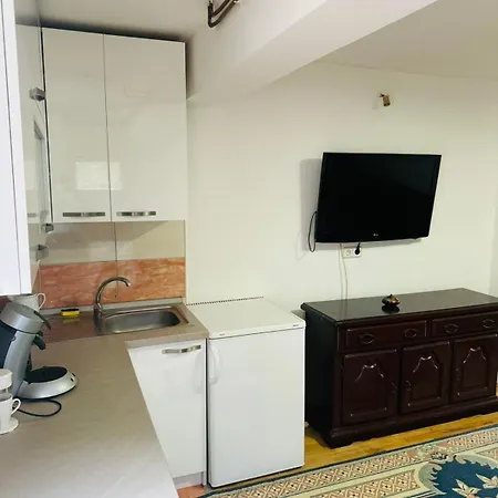 Apartman Kasa בית אירוח *