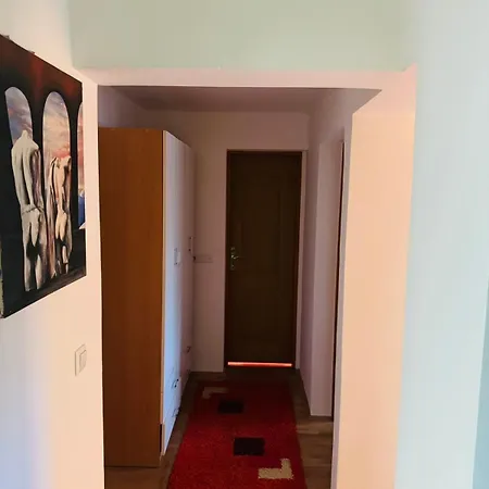 Apartman Kasa טוזלה
